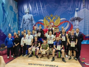 Тяжелоатлеты Спортивной школы олимпийского резерва «Поморья» завоевали восемь медалей на областных соревнованиях