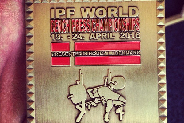 С 19 по 24 апреля в г.Родби (Дания) состоялся Чемпионат и Первенство  Мира по пауэрлифтингу (жим)